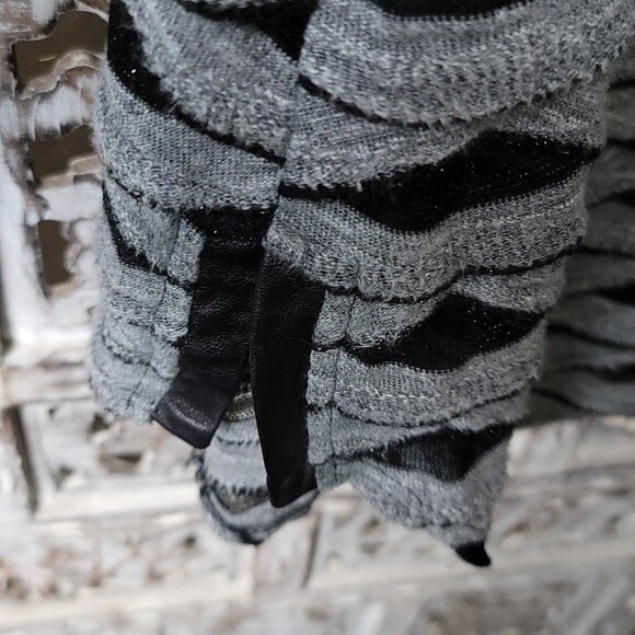 Twenty Y2k Leather Trim Knit Top Black and Grey Size Small - Picture 5 of 8